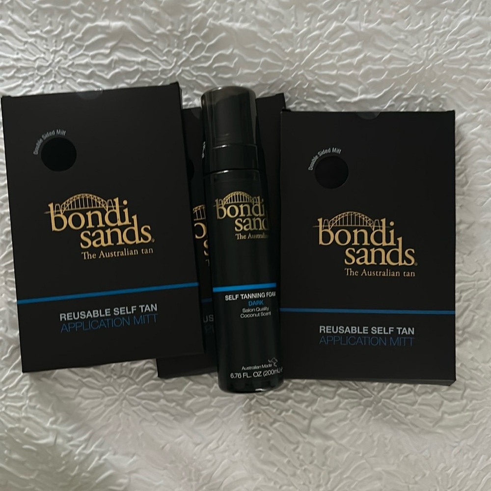 Bondi Sands self Tanning Foam and 3 Application Mitts
